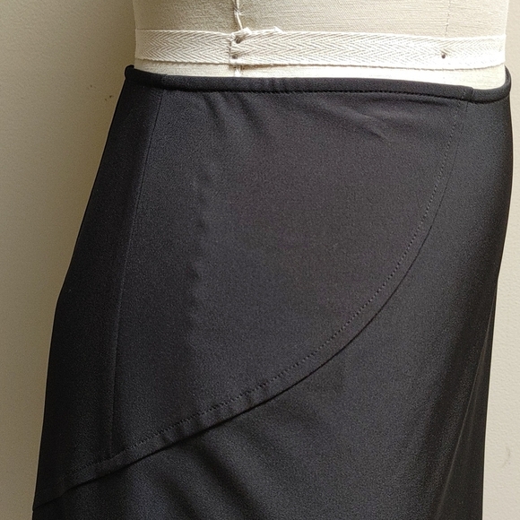 JÖN Black Pointed Hem Skirt 4 - Picture 7 of 10